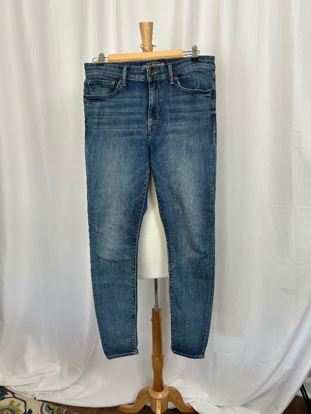 LUCKY BRAND SKINNY JEANS - SIZE 10/30